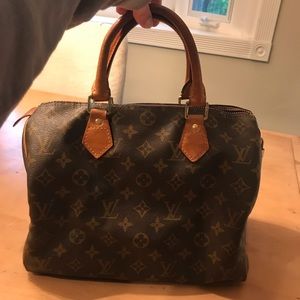 100% authentic Louis Vuitton medium speedy bag